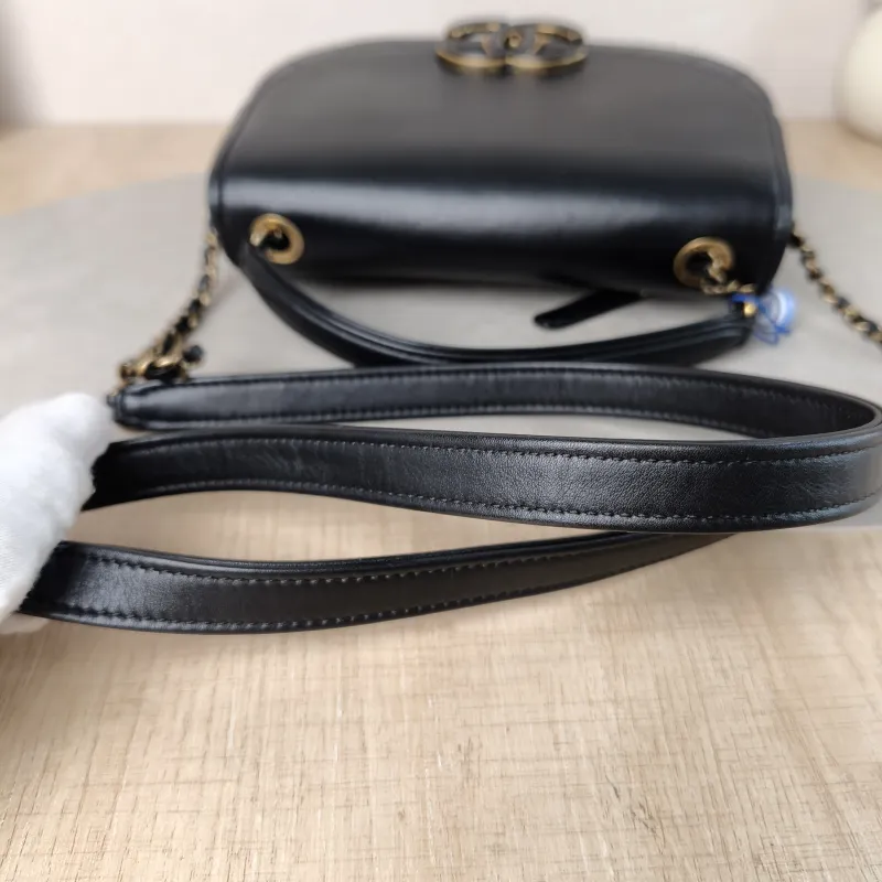 Chanel Crossbody Bag Collection Top Handle Crossbody Bag Black Calfskin One Size 20.5 × 6.5 × 16 cm 23 — detail view 7 of 14