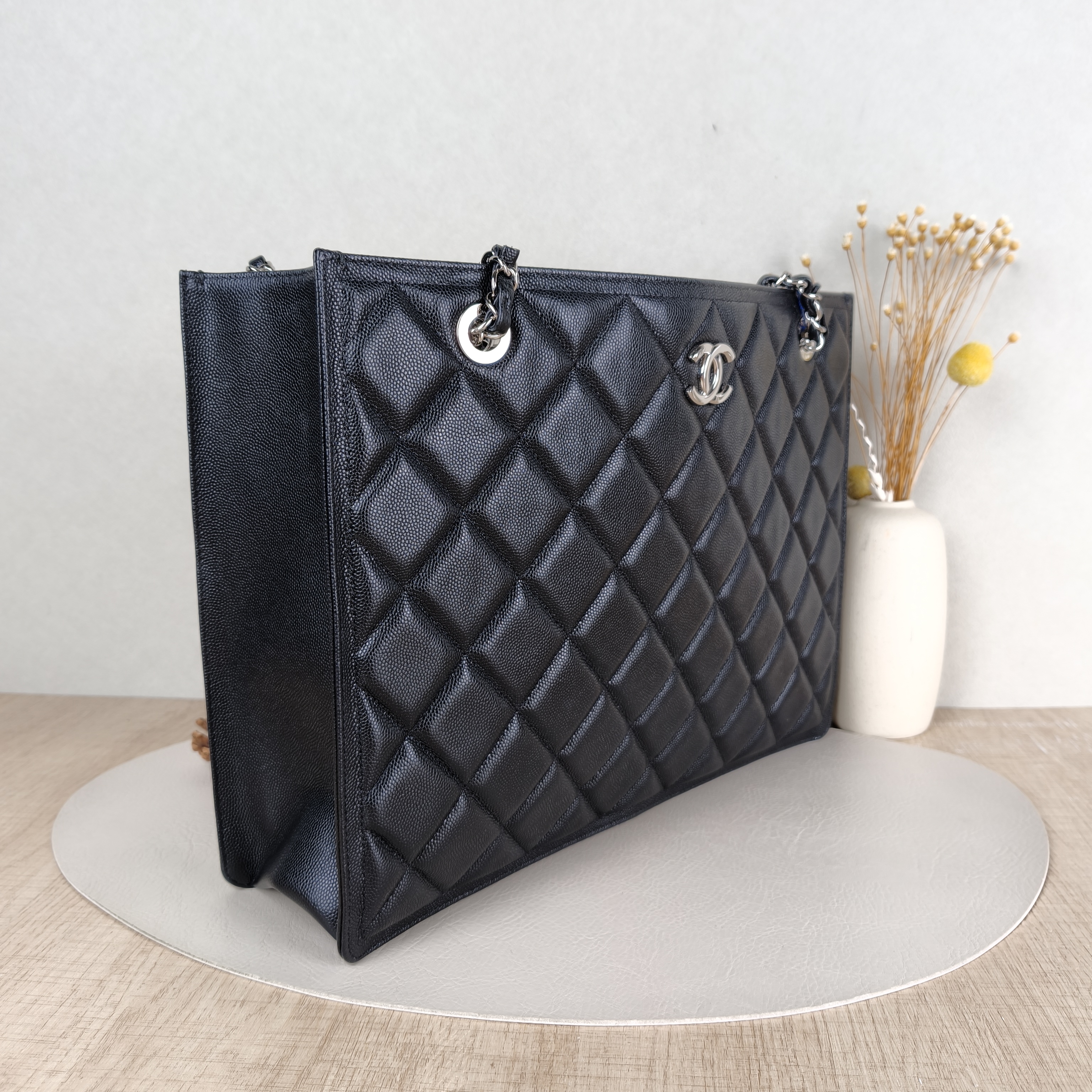 Chanel Shoulder Bag tote Black Grained Calfskin One Size35 × 8 × 26 cm — cover view 3 of 5
