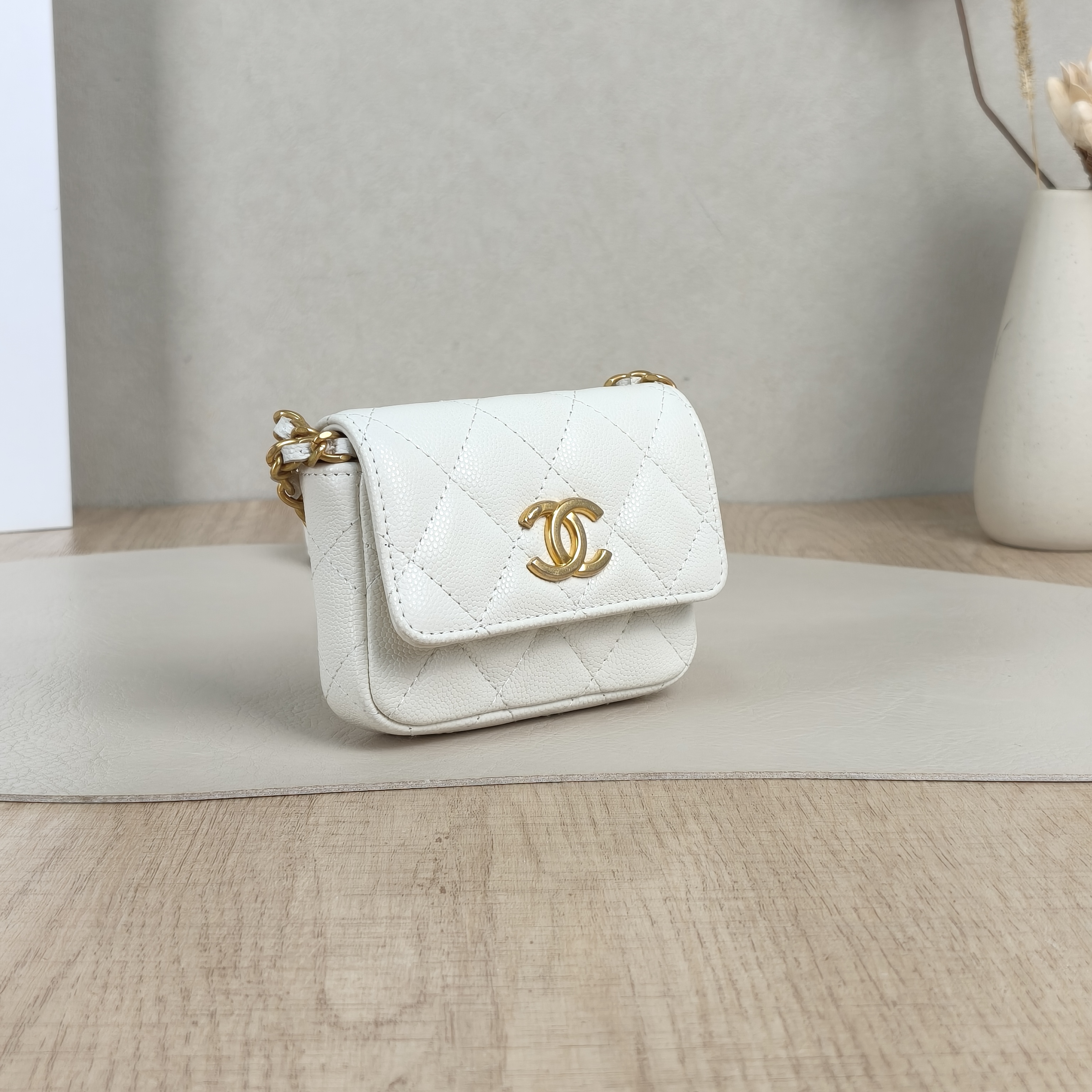Chanel Wallet Wallet White Grained Calfskinmini10 × 2 × 8 cm — cover view 2 of 5