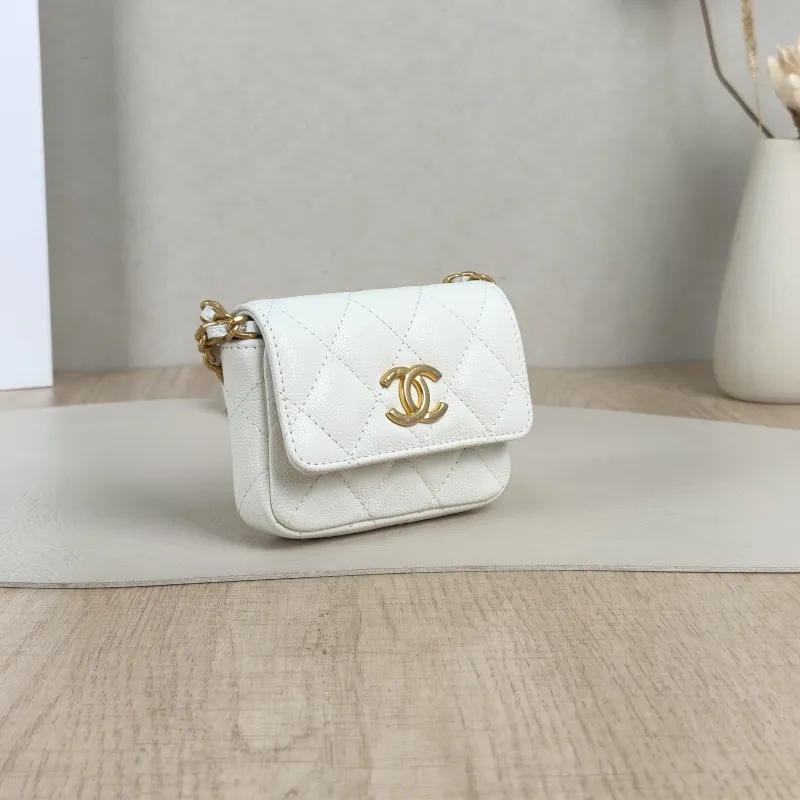 Chanel Wallet Wallet White Grained Calfskinmini10 × 2 × 8 cm — cover view 2 of 5