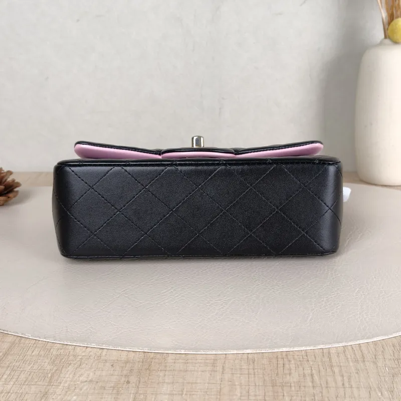 Chanel Crossbody Bag mini Black · Pink Lambskin mini 20 × 6 × 12 cm — cover view 4 of 5