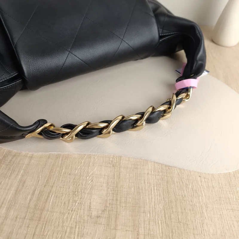 Chanel Shoulder Bag 25k hobo Black Calfskin 43 × 9 × 36 cm — detail view 8 of 12