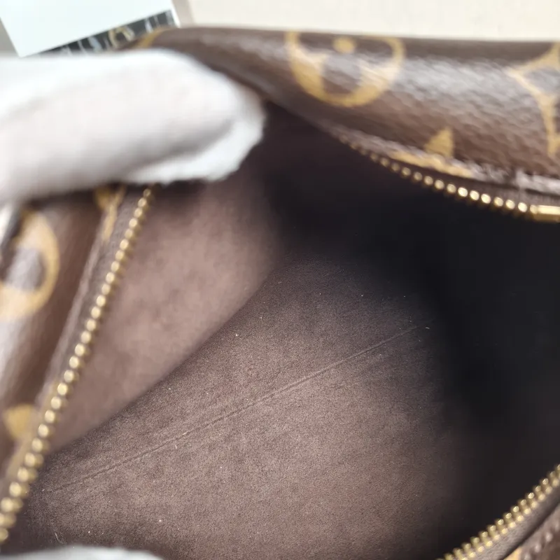 Louis Vuitton Crossbody Bag Side Trunk Box Monogram PVC Medium 23.5 × 8.5 × 16 cm — detail view 8 of 12
