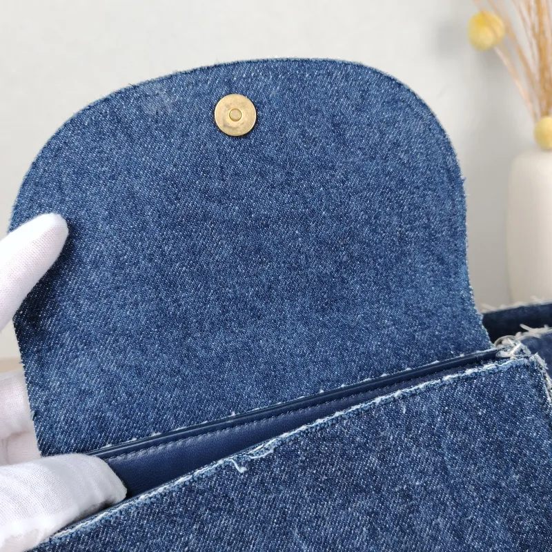 Chloé Shoulder Bag Shoulder Bag Blue One Size 18 × 6 × 13 cm — detail view 5 of 11