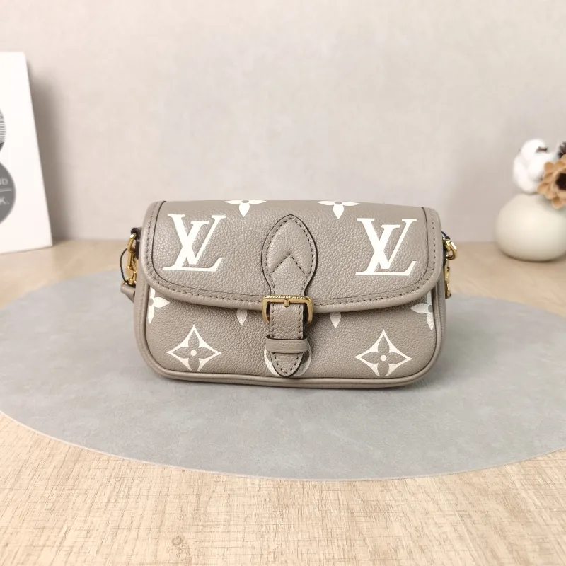 Louis Vuitton Crossbody Bag Diane Baguette Bag Empreinte Embossed Calfskinnano19 × 6 × 10.5 cm