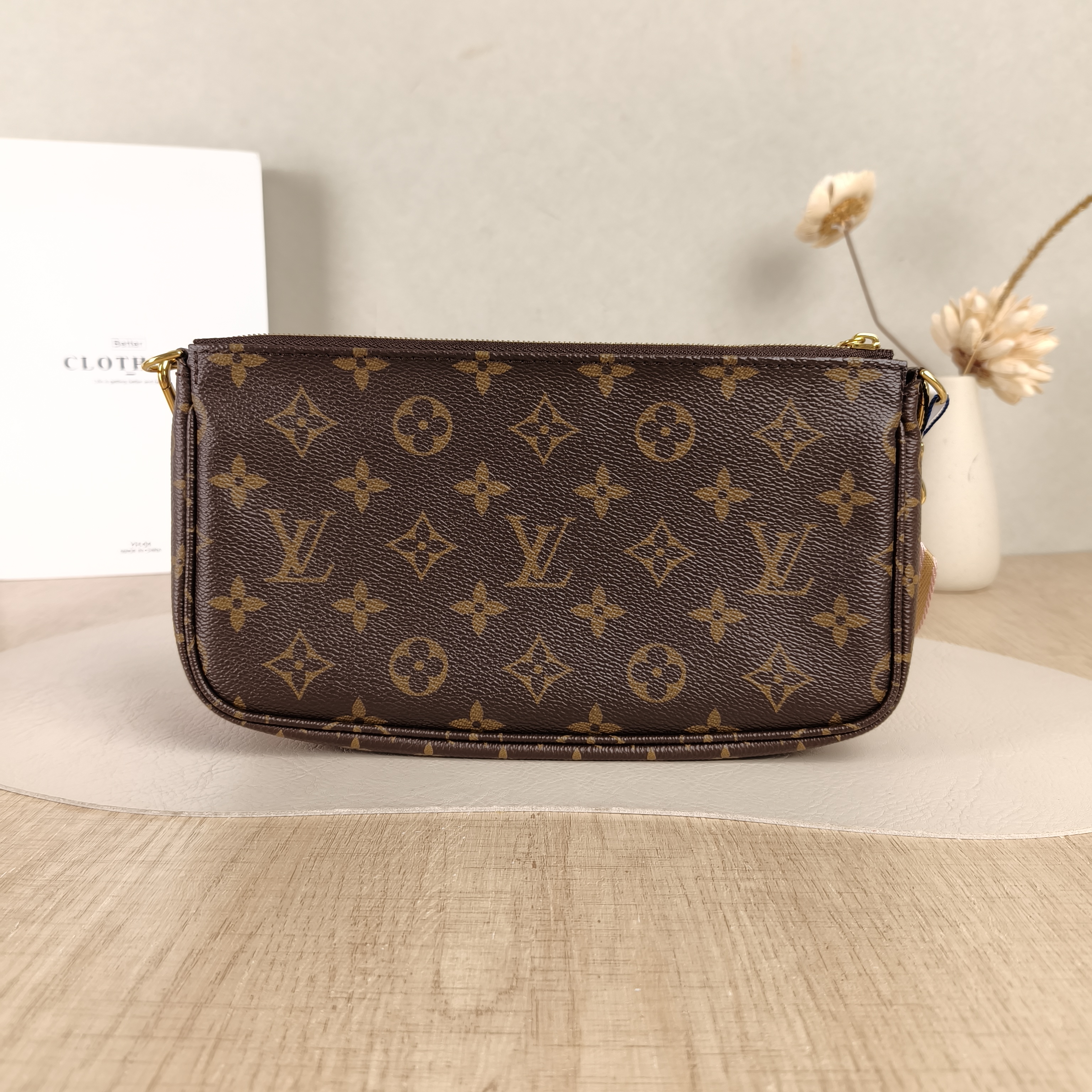 Louis Vuitton Crossbody Bag Multi Pochette Accessoires Shoulder Strap PVC Small24 × 4 × 13.5 cm — cover view 2 of 5