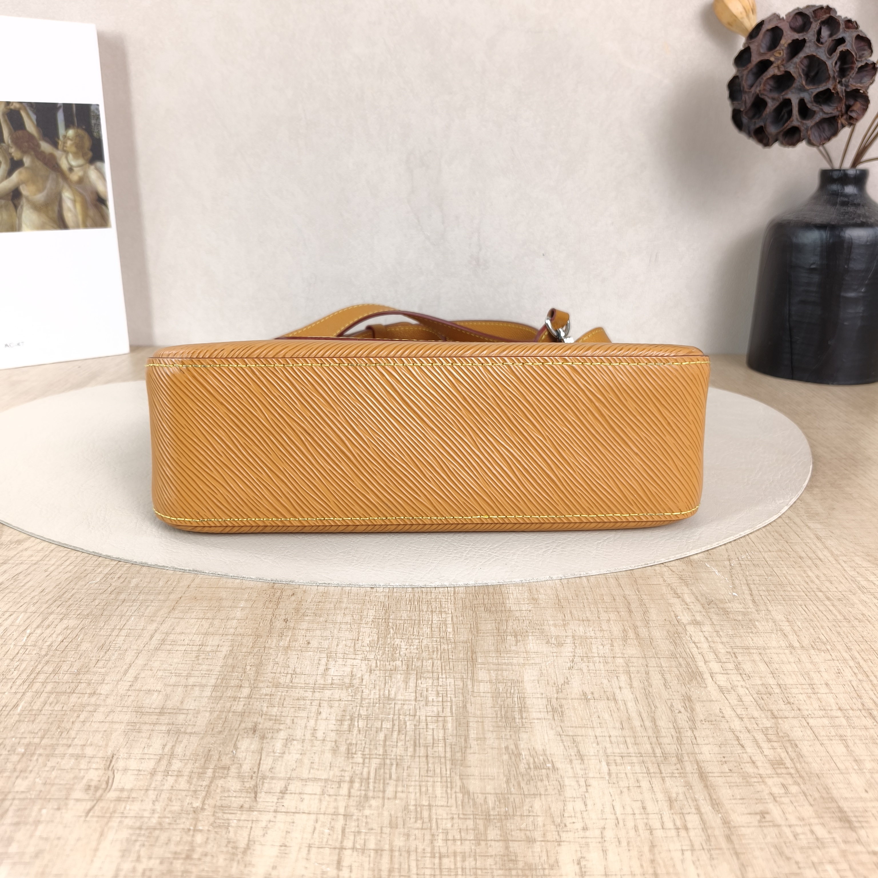 Louis Vuitton Crossbody Bag MARELLE Epi Embossed Calfskin Small25 × 8 × 15 cm — cover view 4 of 5
