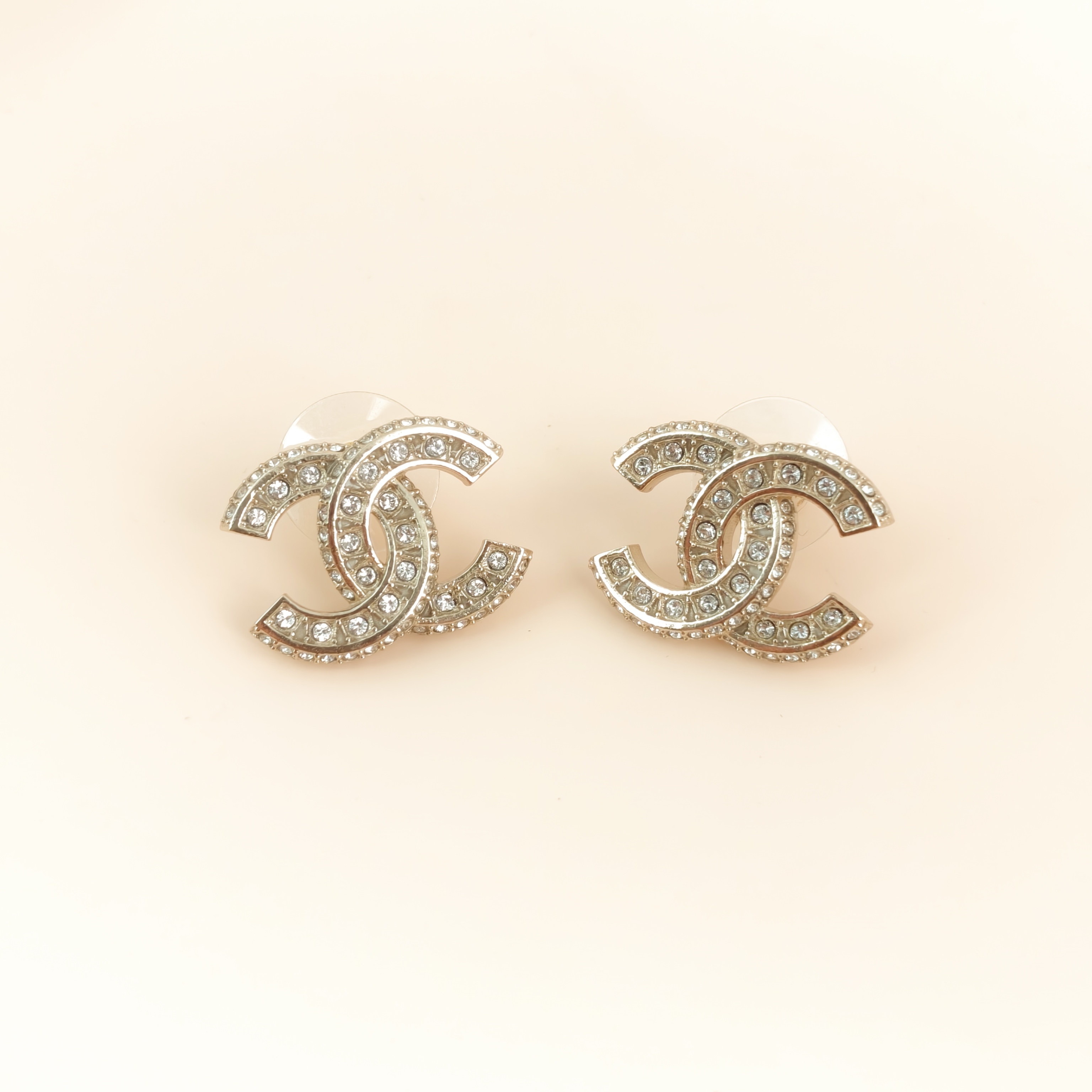 Chanel Earrings c Earrings Gold