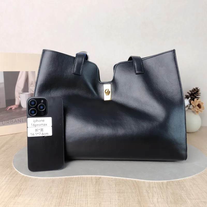 CELINE Shoulder Bag Cabas 16 Tote Bag Black Calfskin Large 37 × 14 × 26 cm — cover view 5 of 6
