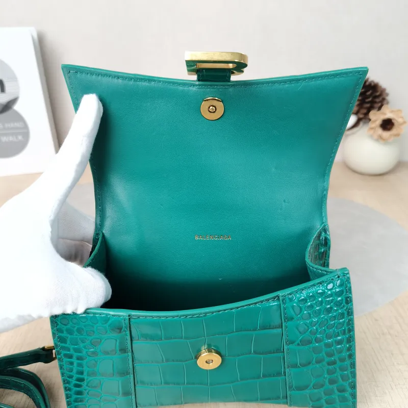 BALENCIAGA Crossbody Bag Hourglass Hourglass Bag Green Calfskinmini19 × 5 × 12 cm — detail view 6 of 15