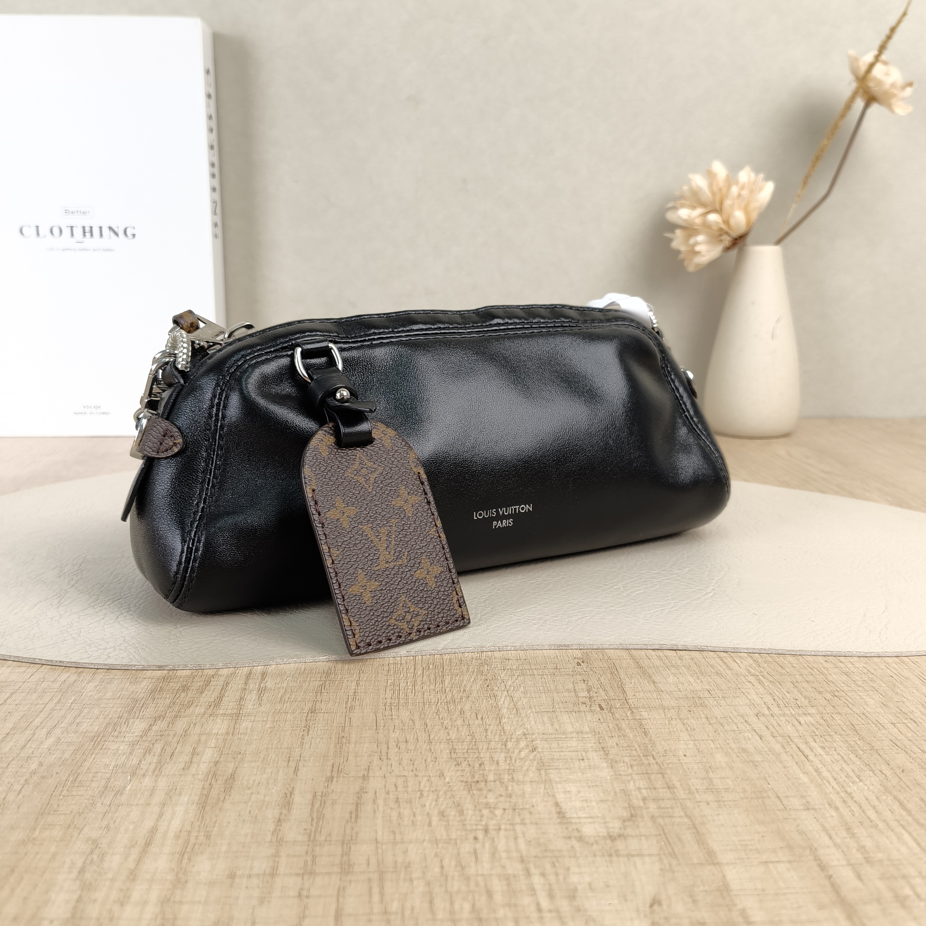 Louis Vuitton Shoulder Bag Pochette Vibe Black SL ambskin 25 × 7.5 × 10 cm — cover view 4 of 5
