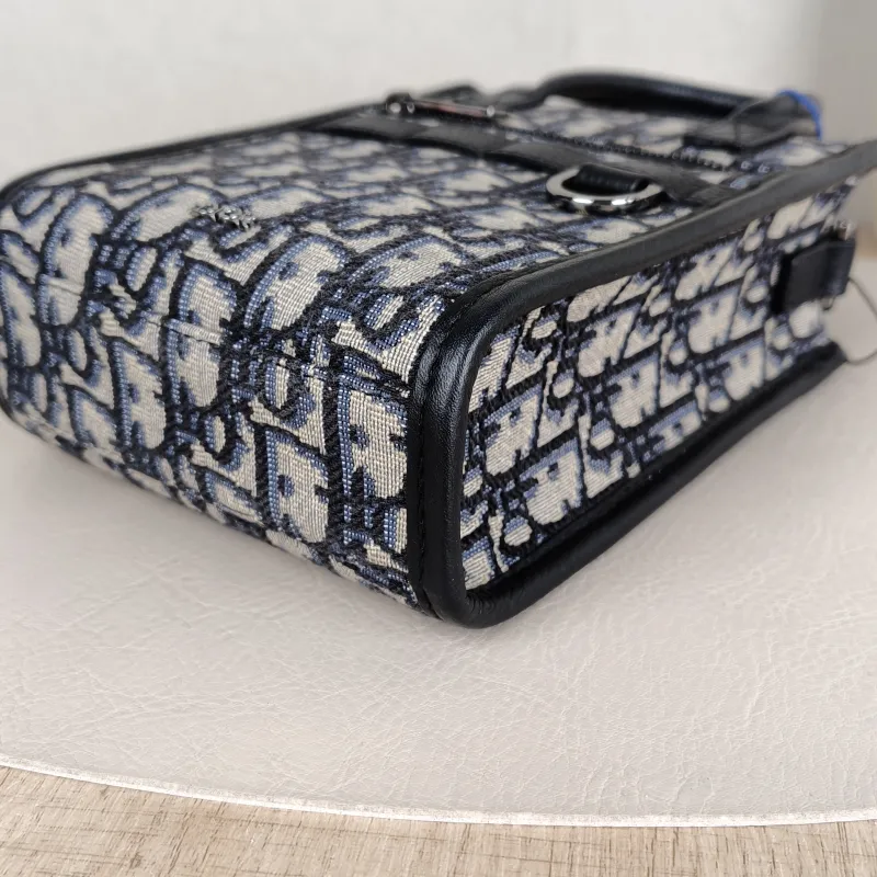 DIOR Crossbody Bag Safari North-South Beige · Black Mini 14 × 6.5 × 19 cm — detail view 5 of 10