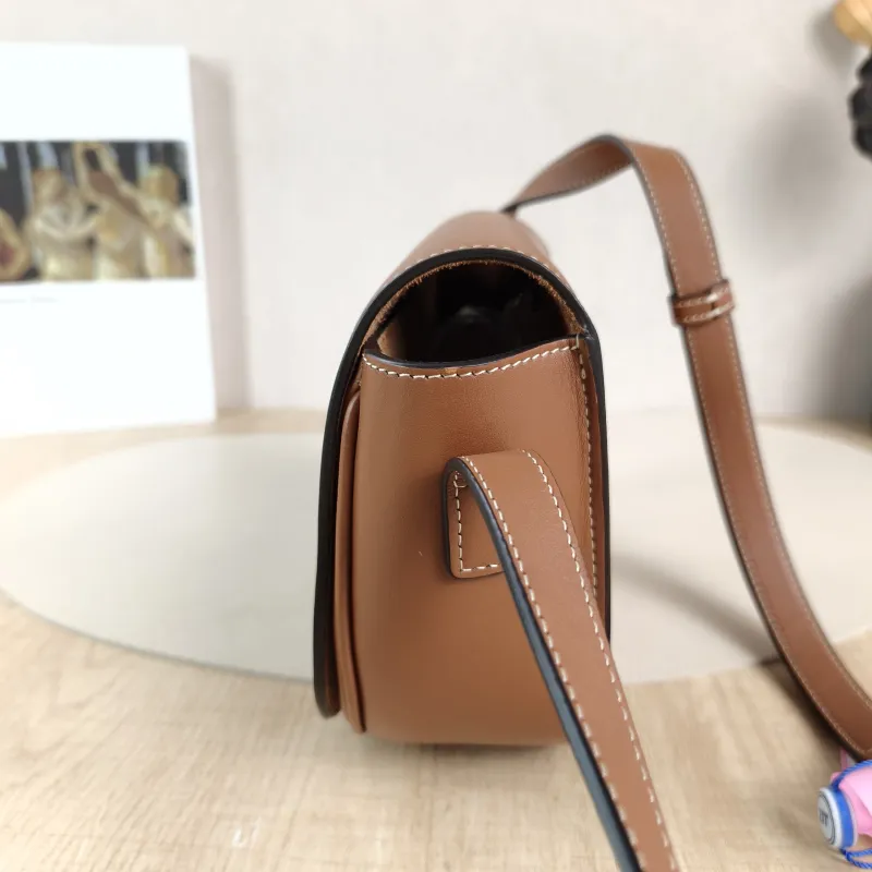 CELINE Crossbody Bag FOLCO TRIOMPHE Caramel Calfskin One Size 18.5 × 7 × 15 cm — detail view 7 of 13