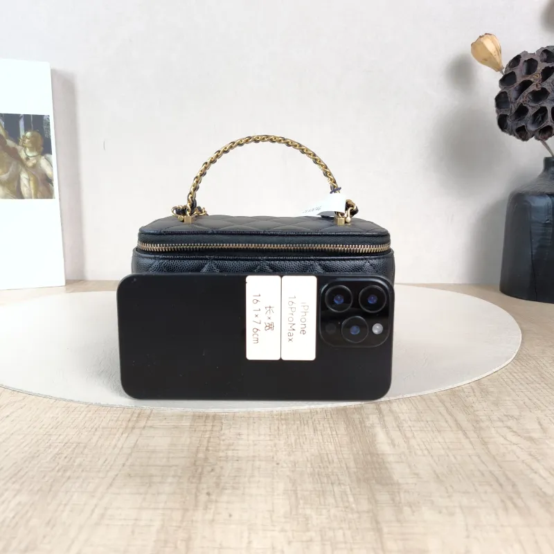 Chanel Crossbody Bag Edition Black Calfskin One Size16 × 8 × 9.5 cm — cover view 5 of 6