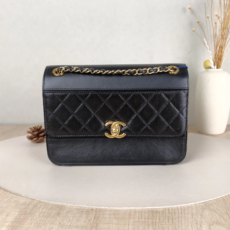 Chanel Crossbody Bagcf Collection Crossbody Bag Black Calfskin One Size22 × 6 × 16 cm