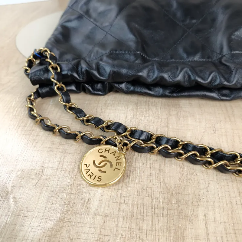 Chanel Shoulder Bag 22Bag Black CC alfskin Small 35 × 7 × 37 cm — detail view 4 of 12