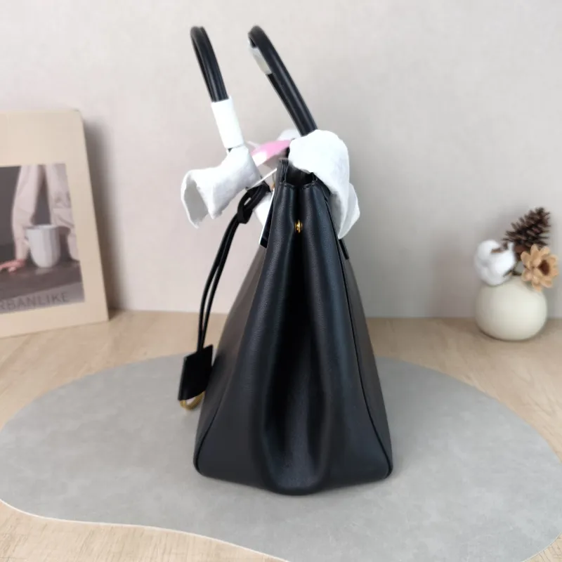 BALENCIAGA Top Handle Bag Hampton Carry All Tote Bag Black Calfskin Small 32 × 16 × 25 cm — detail view 2 of 13