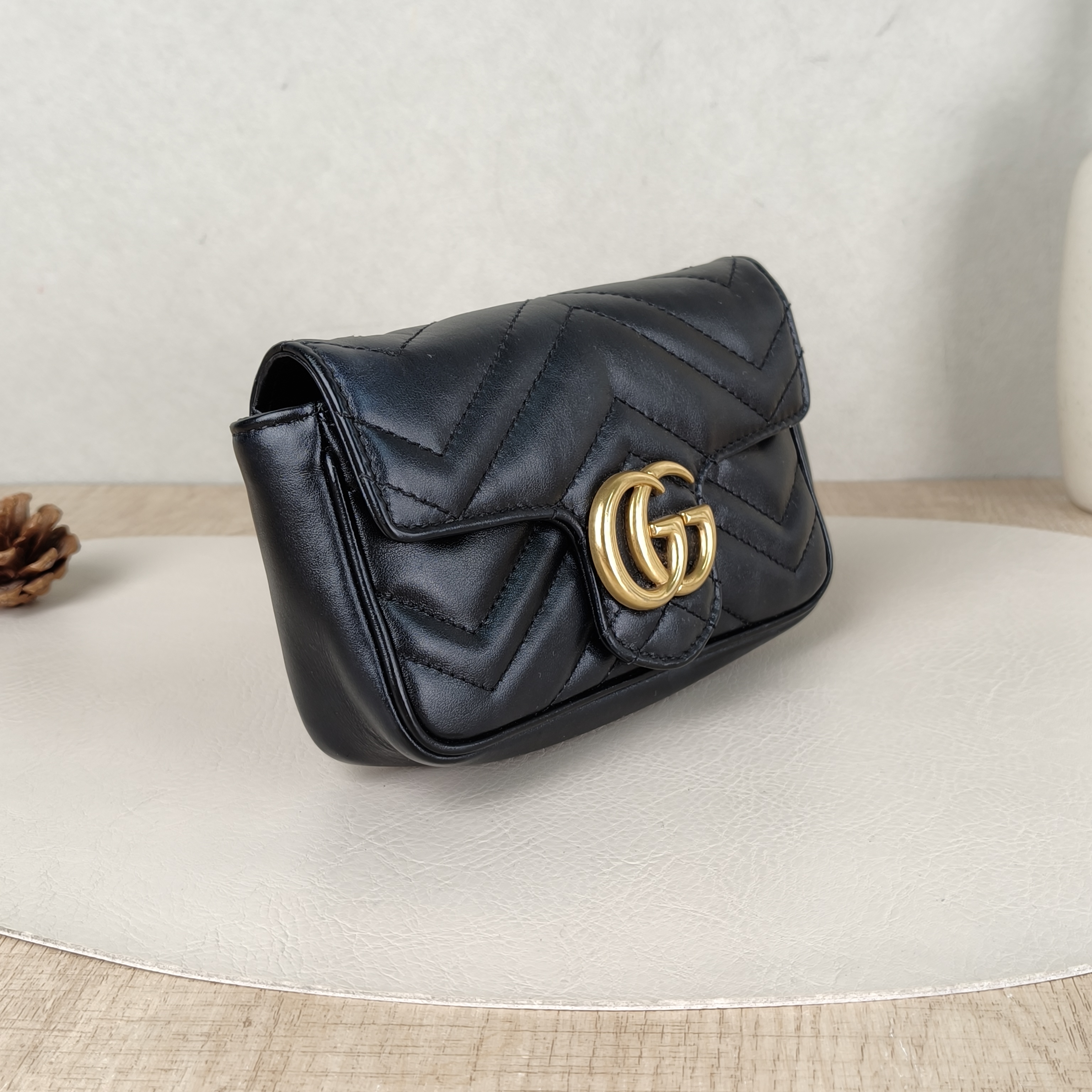 GUCCI Crossbody Bag GG Marmont Mini Marmont Mini Black Calfskinmini16.5 × 4.5 × 9.5 cm — cover view 2 of 6