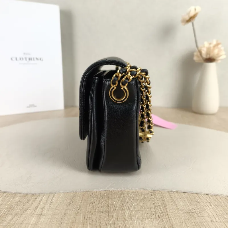 Chanel Crossbody Bag Black Calfskin 19 × 5.5 × 11 cm Microchip Edition — detail view 8 of 11