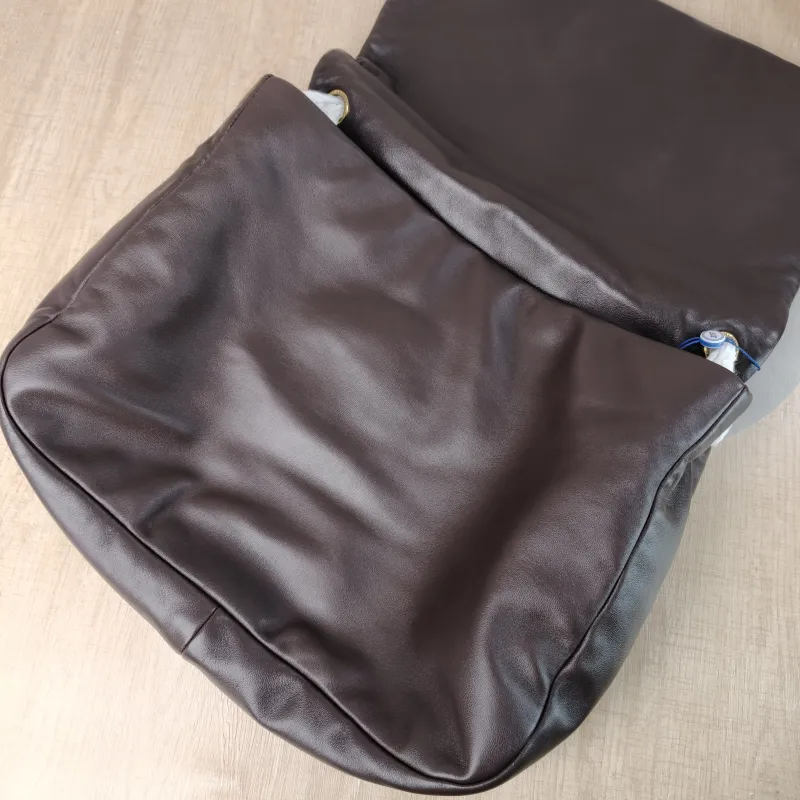 SAINT LAURENT Crossbody Bag Jamie 4.3 Chain Bag SL ambskin Large 43 × 9 × 29 cm — detail view 12 of 14