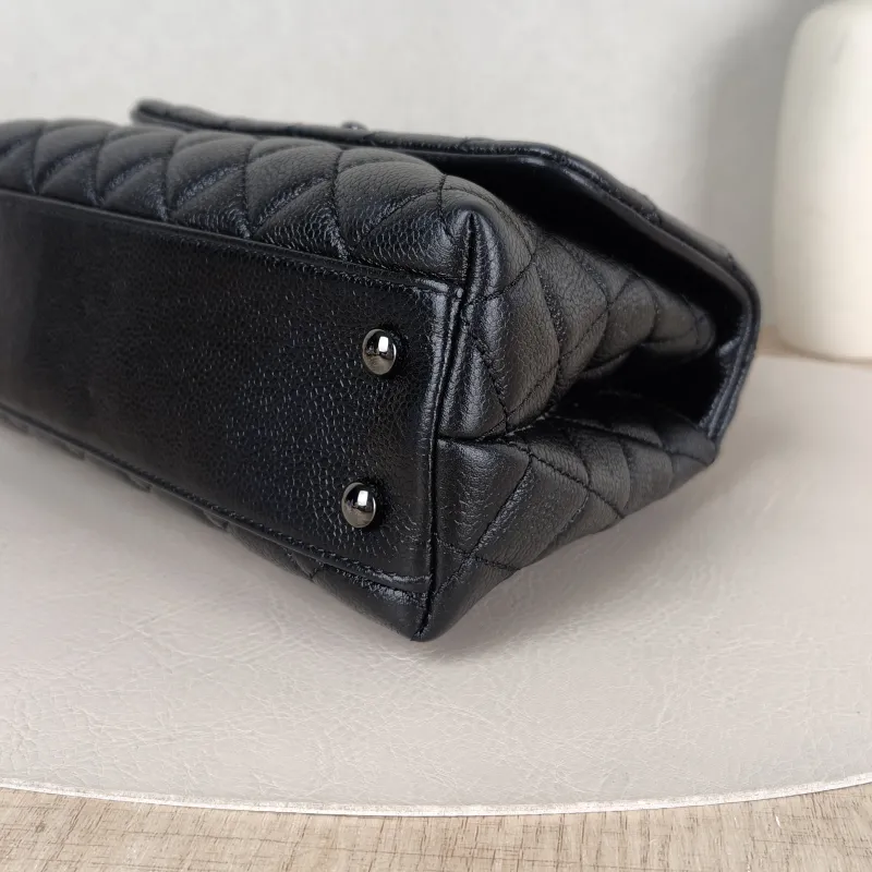 Chanel Crossbody Bag Coco Handle​Black Calfskin Small24 × 10 × 14 cm — detail view 9 of 16