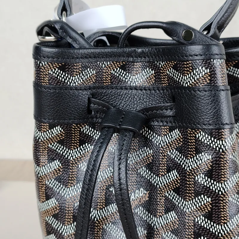 GOYARD Crossbody Bag Petit Flot Black ine Canvas12 × 10 × 17.5 cm — detail view 6 of 9