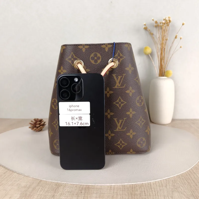Louis Vuitton Crossbody Bag NÉONOÉ Bucket Bag BB Monogram PVC BB 20 × 13 × 20 cm — cover view 5 of 5