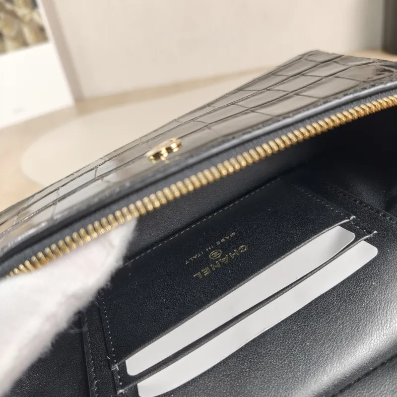 Chanel Crossbody Baglp Box Bag Top Handle Crossbody Bag Black Calfskin One Size19.5 × 5 × 17 cm — detail view 3 of 15