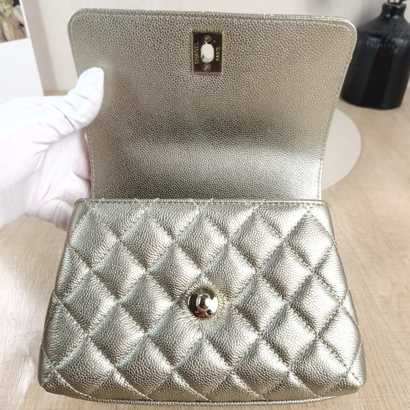 Chanel Crossbody Bag Coco Handle​ Grained Calfskin Mini 19 × 9 × 13 cm — detail view 5 of 12