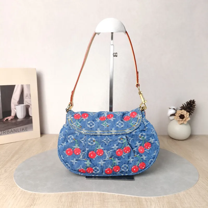 Louis Vuitton Shoulder Bag Sunset Blue · One Size 27 × 3 × 18 cm — cover view 2 of 5