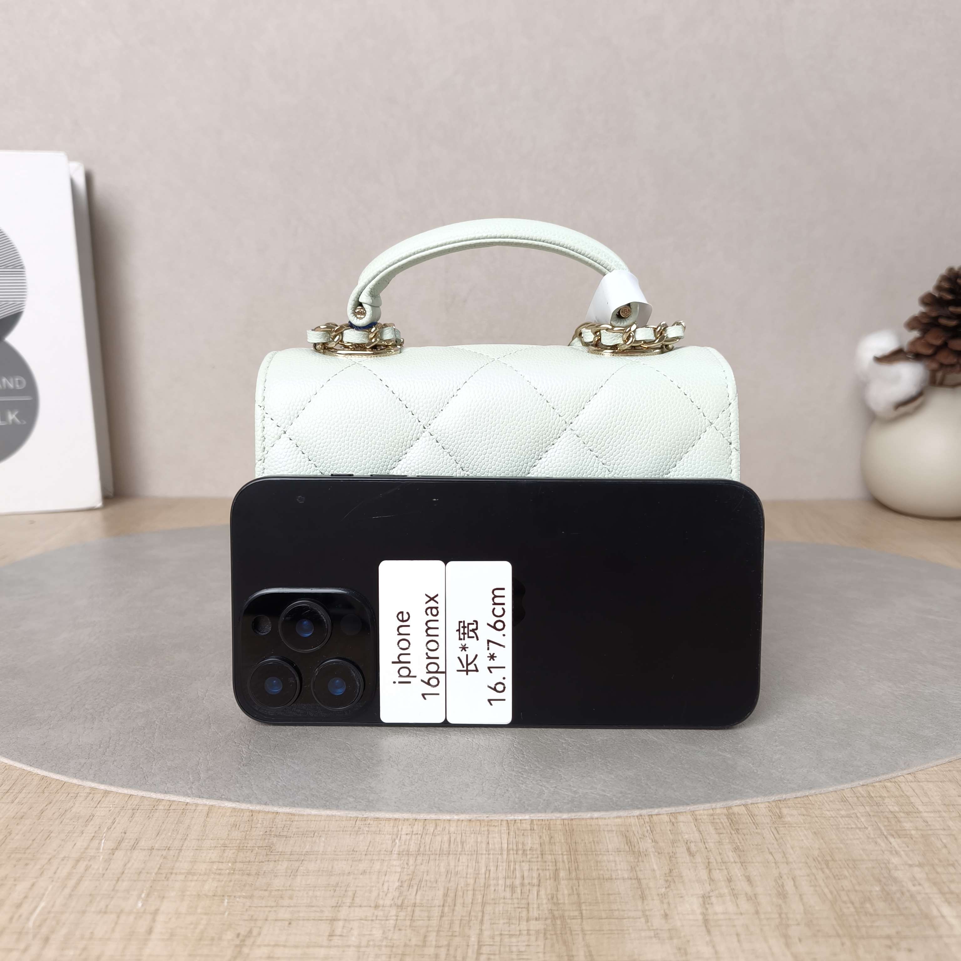 Chanel Crossbody Bag25s Top Handle Crossbody Bag Green Calfskin One Size15 × 7 × 11 cm — cover view 3 of 6