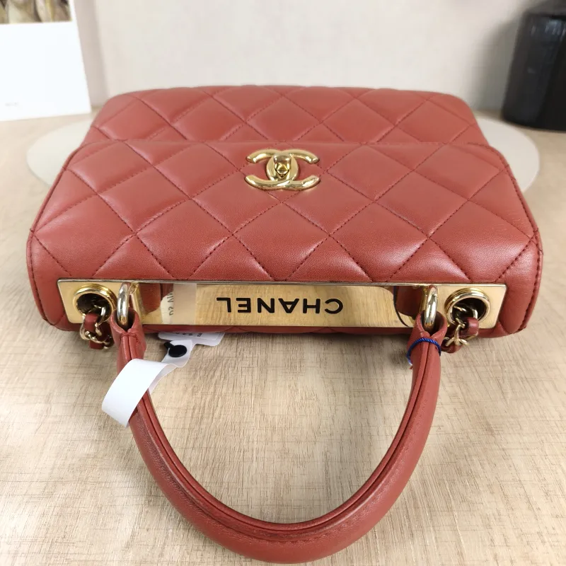 Chanel Crossbody Bag Trendy CC Red Lambskin Small 25 × 12 × 17 cm 23 — detail view 10 of 13