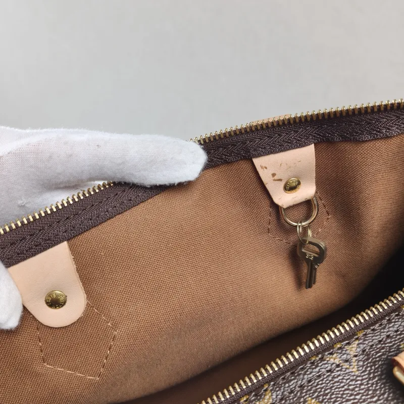 Louis Vuitton Top Handle Bag Speedy35 Edition-Monogram PVC 35 × 18 × 23 cm — detail view 8 of 9