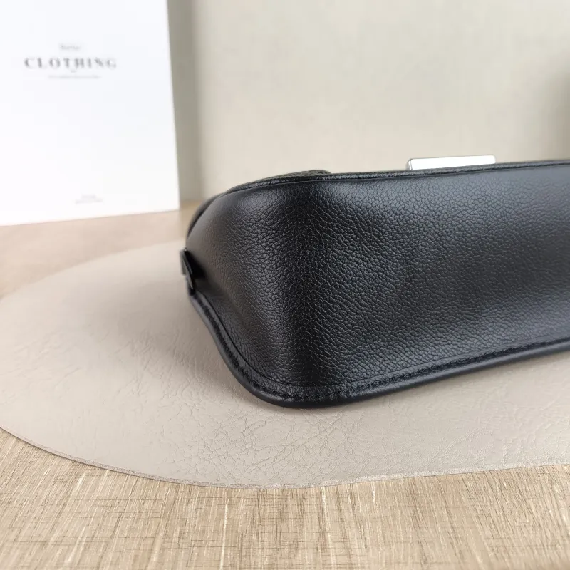 Louis Vuitton Shoulder Bag BUCI Black Epi Embossed Calfskin One Size 24.5 × 9 × 15.5 cm — detail view 4 of 11