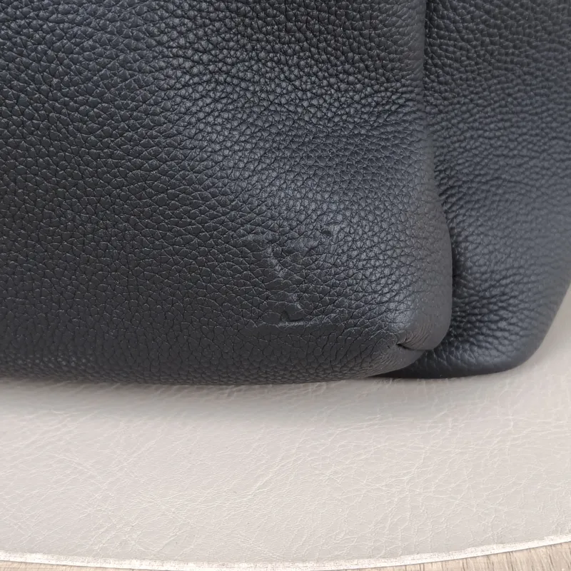 Louis Vuitton Backpack discovery Backpack Black Calfskin 29 × 20 × 38 cm — detail view 11 of 12
