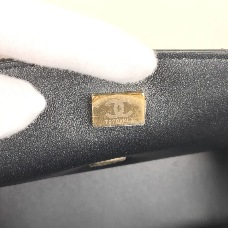 Chanel Crossbody Bag Black Lambskin One Size25 × 9 × 14.5 cm — detail view 7 of 13