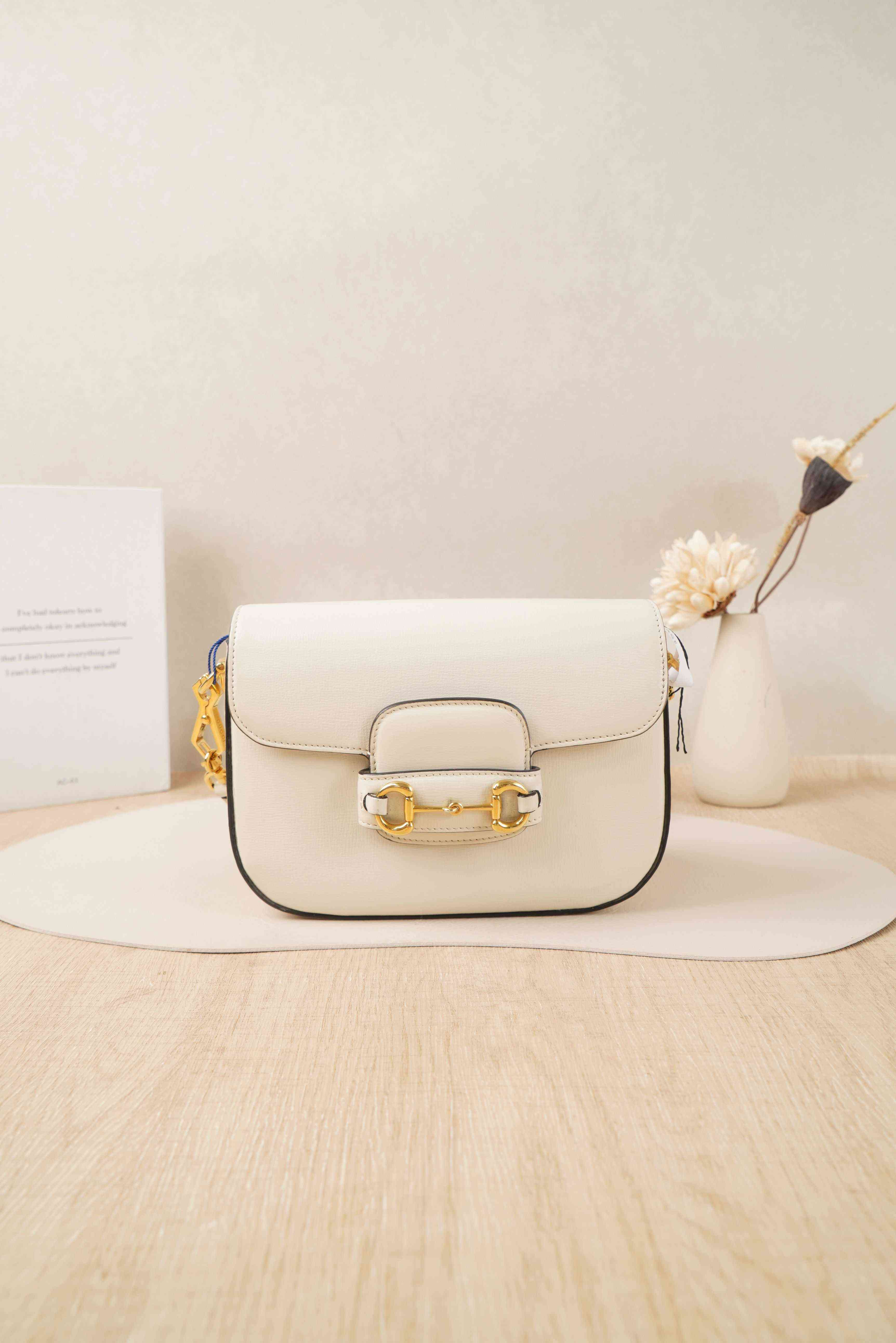 GUCCI Crossbody Bag Horsebit 1955 Horsebit Small White Calfskin20.5 × 5 × 14.5 cm