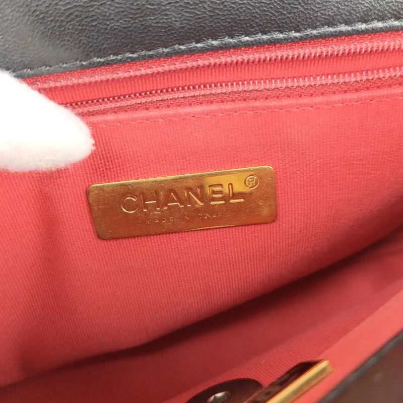 Chanel Crossbody Bag 19Bag Black SL ambskin Small 26 × 9 × 16 cm — detail view 1 of 15
