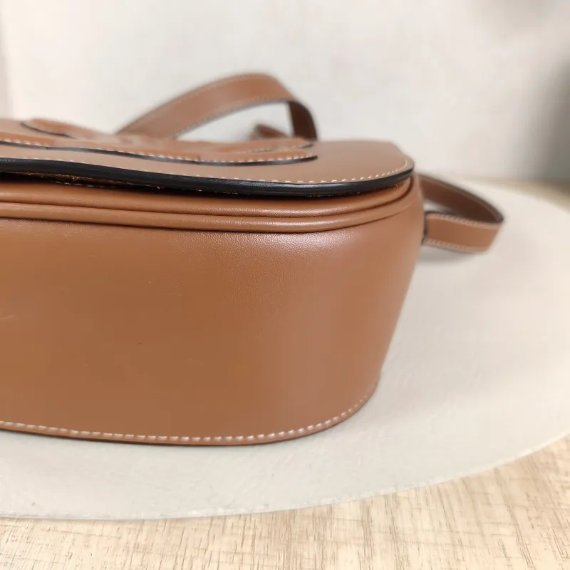 CELINE Crossbody Bag FOLCO TRIOMPHE Caramel Calfskin One Size 18.5 × 7 × 15 cm — detail view 8 of 13