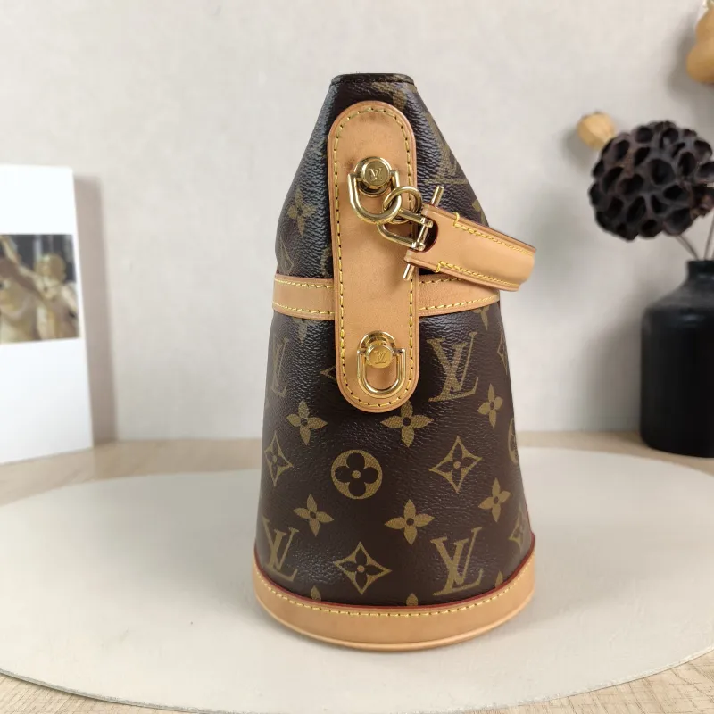 Louis Vuitton Crossbody Bag DUFFLE Monogram PVC22 × 14 × 23 cm — detail view 2 of 13