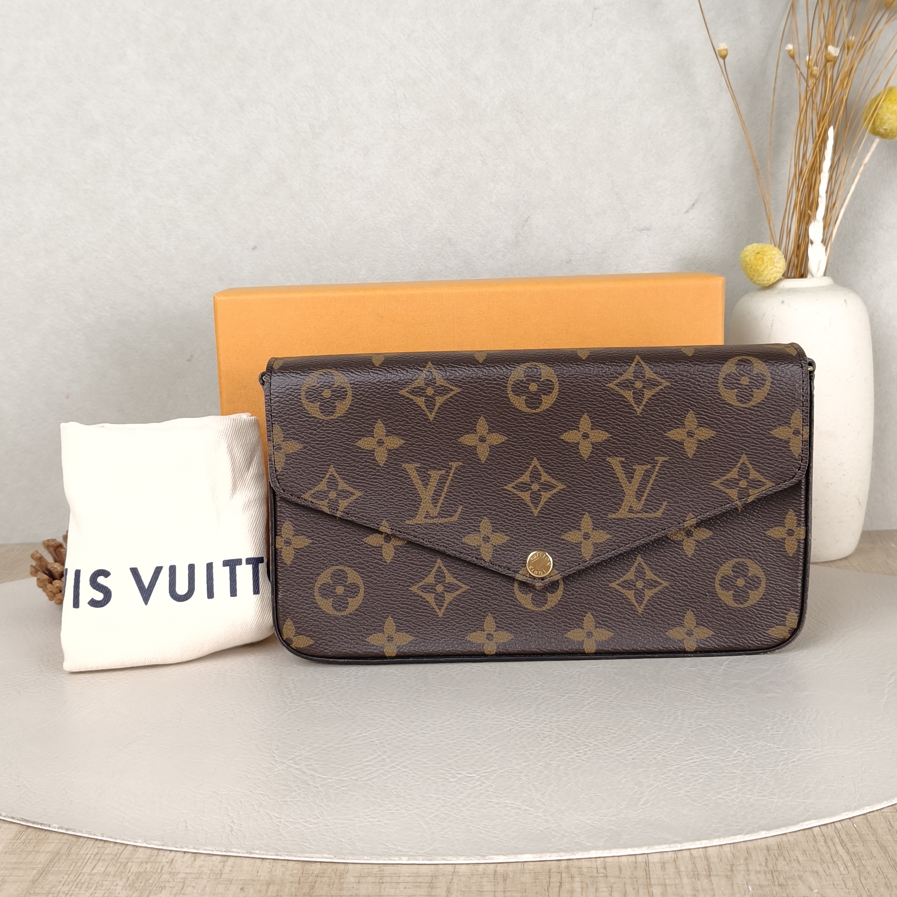 Louis Vuitton Crossbody Bag Pochette Félicie Monogram PVC Small21 × 3 × 12 cm — cover view 4 of 6