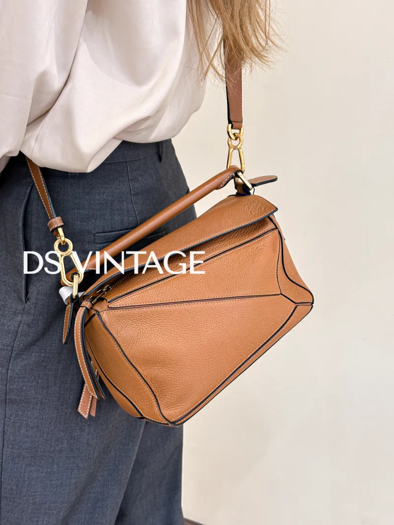 LOEWE Crossbody Bag Puzzle Caramel CC alfskin Small 24 × 10.5 × 16.5 cm — on-model view 3 of 4