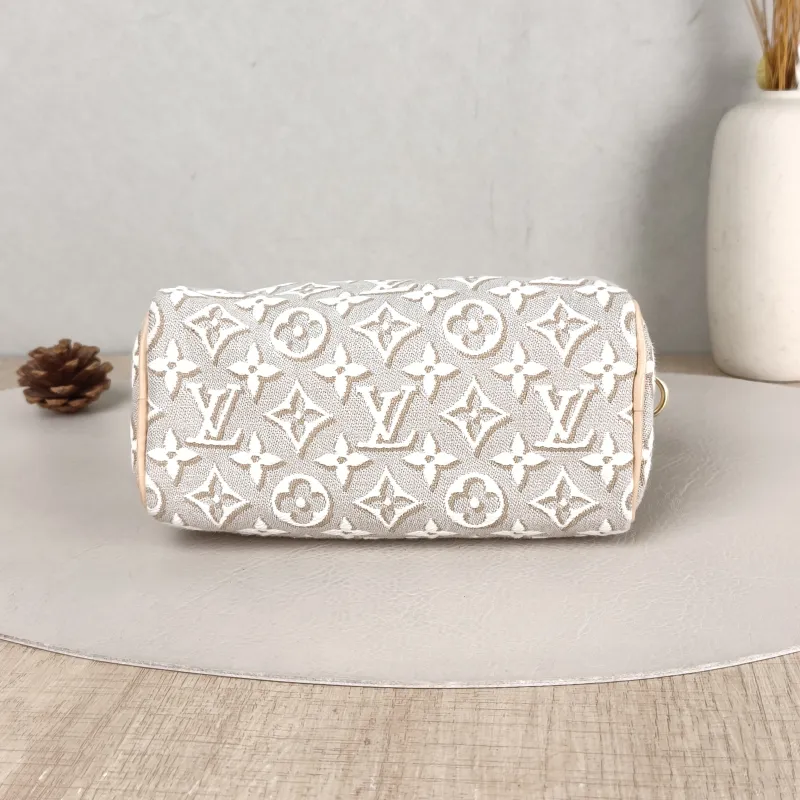 Louis Vuitton Crossbody Bag Speedy Nano Beige nano 16 × 7.5 × 10 cm — cover view 2 of 5