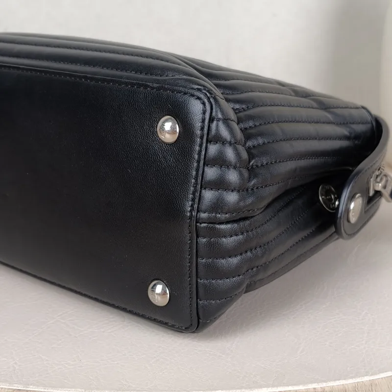 FENDI Crossbody Bagdotcom click Top Handle Bag Black Lambskin One Size23 × 11 × 15 cm — detail view 9 of 12