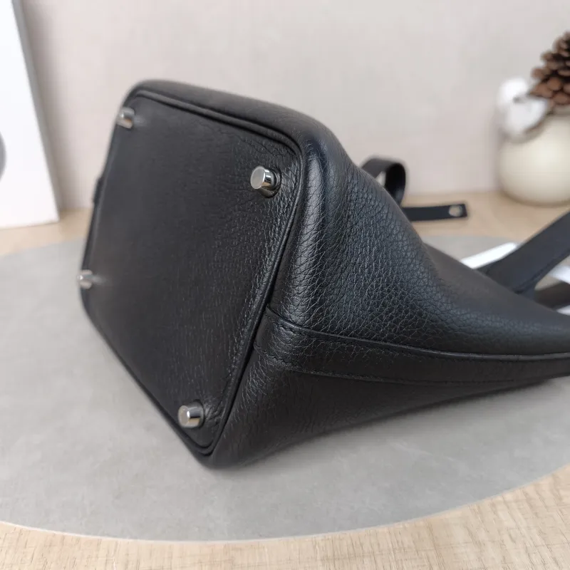 Hermès Top Handle Bag Picotin Lock 18 18Black Clemence Taurillon TC Calfskin Small18 × 13 × 19 cm — detail view 12 of 13