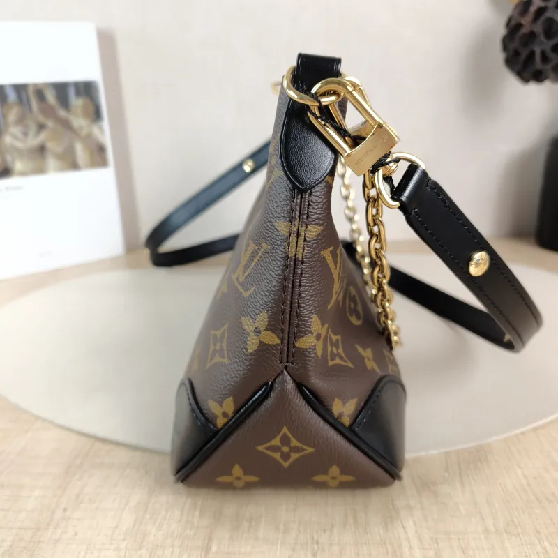 Louis Vuitton Crossbody Bag Boulogne PVC Small 26 × 9.5 × 16 cm — detail view 6 of 9