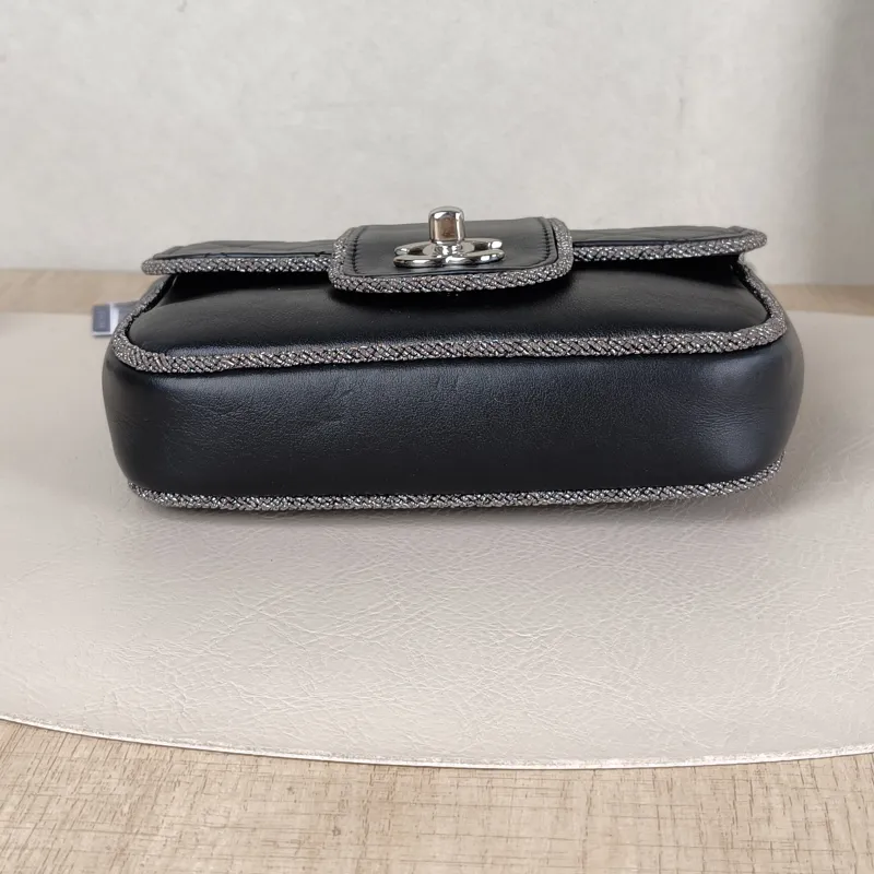 Chanel Crossbody Bag Black Lambskinmini17 × 8 × 13.5 cm — cover view 4 of 5