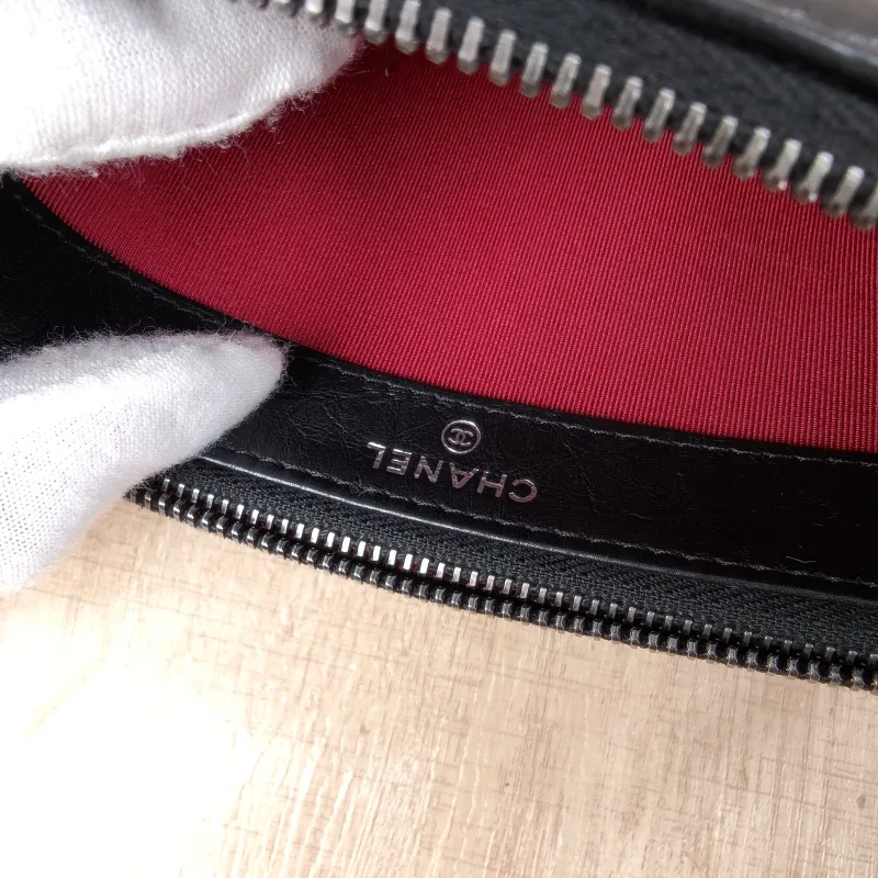 Chanel Crossbody Bag Gabrielle Gabrielle Bag Black Calfskinmini19 × 4 × 10 cm — detail view 11 of 15