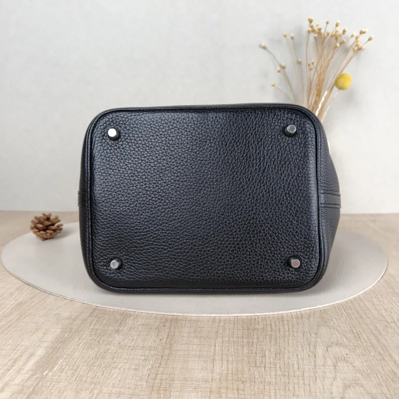 Hermès Top Handle Bag Picotin Lock 22 22 Black TC Calfskin Medium 22 × 18 × 21 cm x — cover view 4 of 5