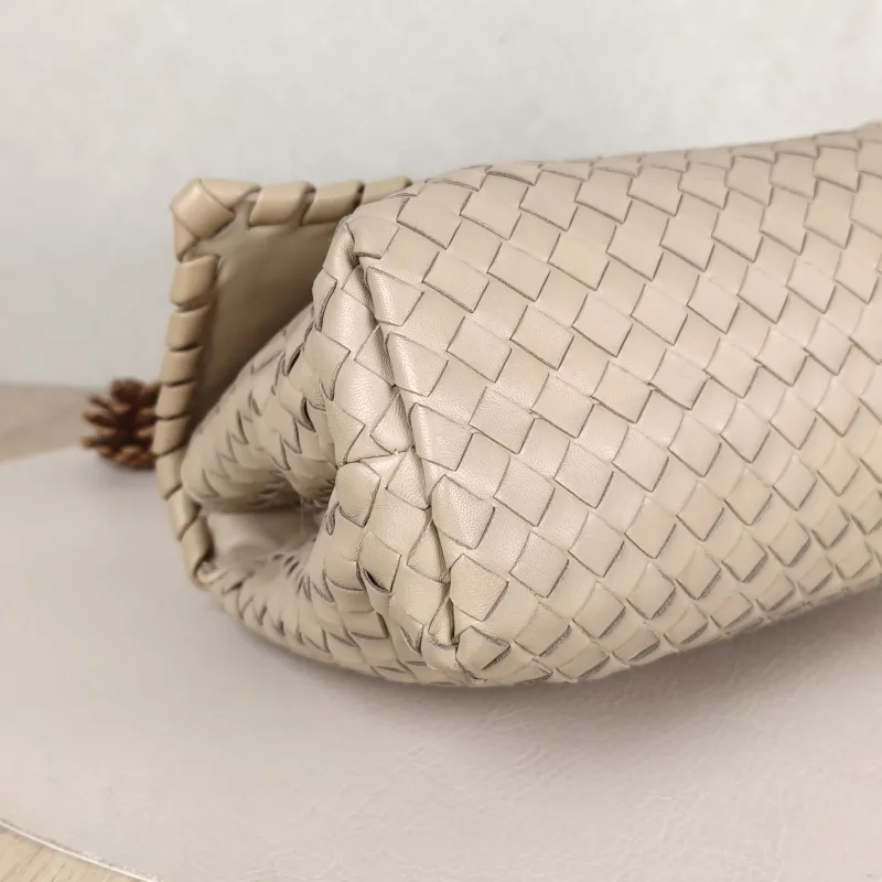 Bottega Veneta Shoulder Bag Woven Messenger Bag Pink Lambskin One Size24 × 8 × 17 cm — detail view 12 of 12